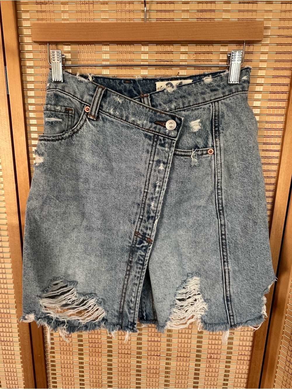 Free People Parker Ripped Denim Skirt Light Blue Size 24
